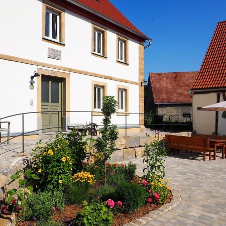 Ferienwohnungen Grüner Baum Seinsheim Exterior foto