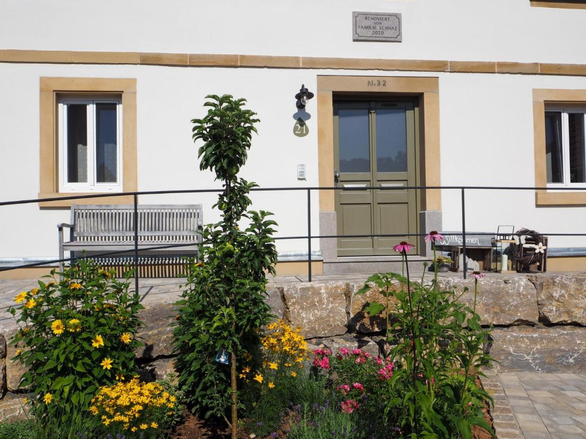 Ferienwohnungen Grüner Baum Seinsheim Exterior foto